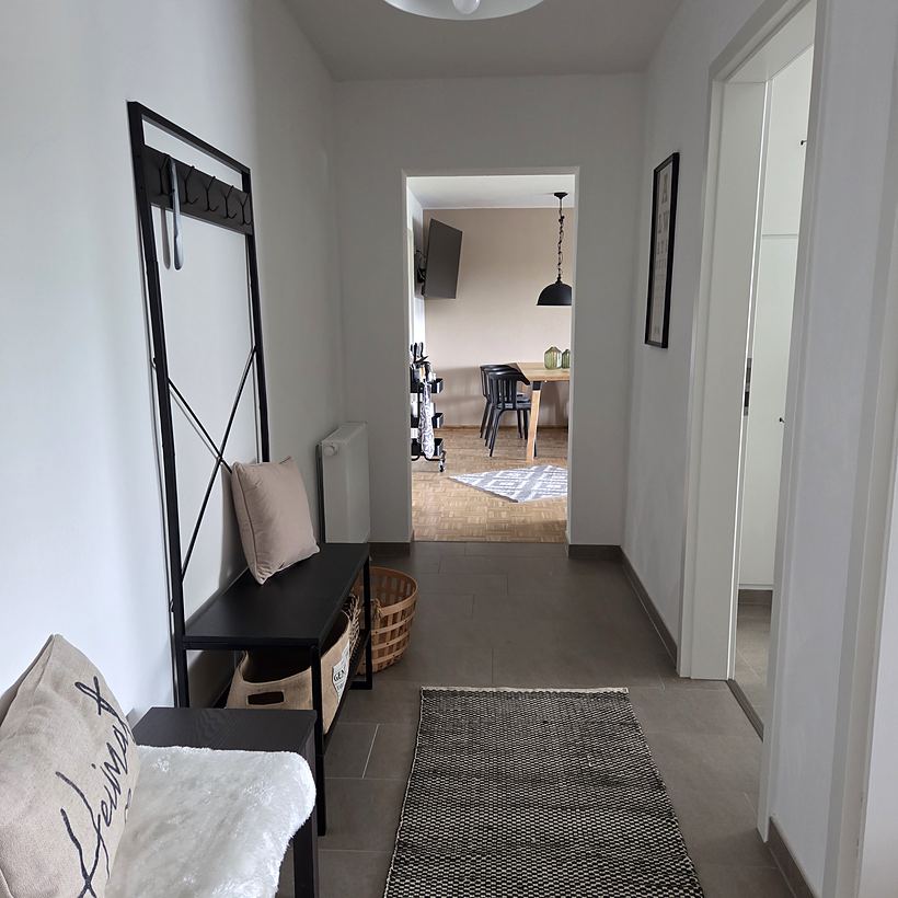 Flur – Apartment 4, „Kroppacher Schweiz“ in Müschenbach