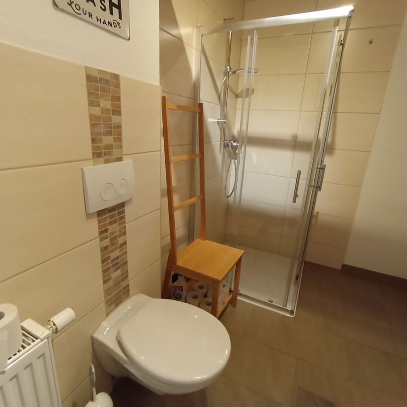 Badezimmer (1 von 2) – Apartment 2, „Am Weiherplatz“ in Norken