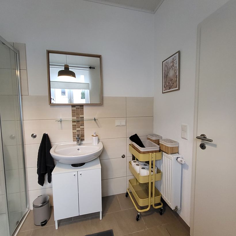 Badezimmer (3 von 3) – Apartment 3, „Am Weiherplatz“ in Norken