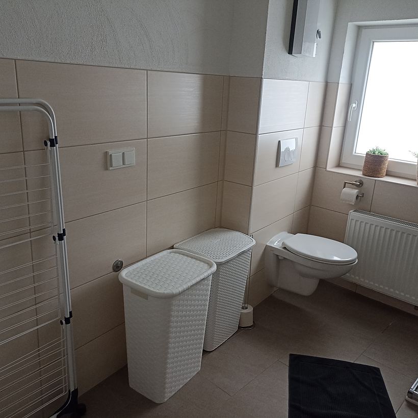 Badezimmer (1 von 4) – Apartment „Zur Tenne“, Norken