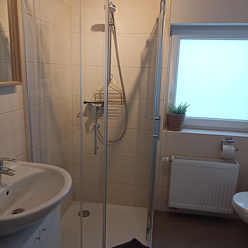 Badezimmer (4 von 4) – Apartment „Zur Tenne“, Norken